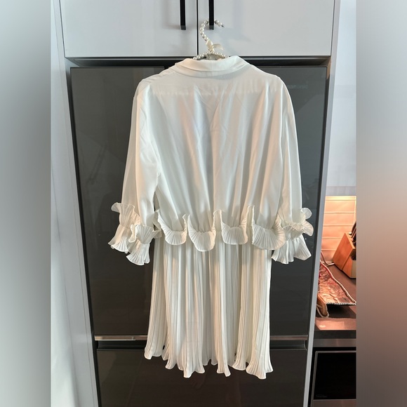 BRIDAL WHITE DRESS WITH PLEATED SKIRT & RUFFLE WAIST - Picture 3 of 4